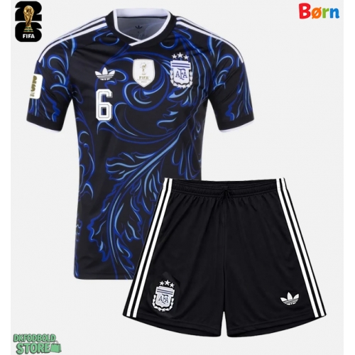 Argentina Lisandro Martinez #6 Replika Babytøj Udebanesæt Børn VM 2026 Kortærmet (+ Korte bukser)